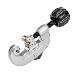 Ridgid® 10 Screw Feed F-158 Standard Wheel Manual Steel Tube Cutter, 1/8 to 1 inch x 6 inch Length